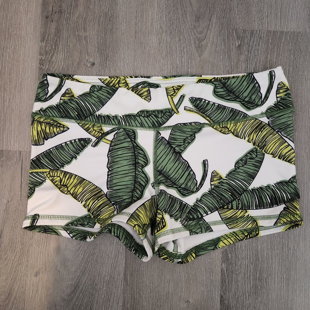 Fleo × DNDL Banana Leaf
